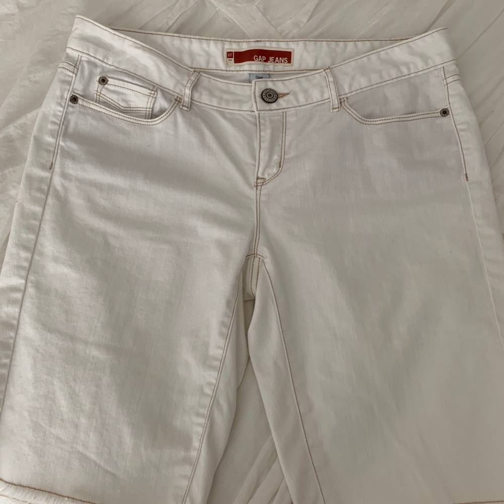 Gap Pedal Pusher Frayed White Jeans